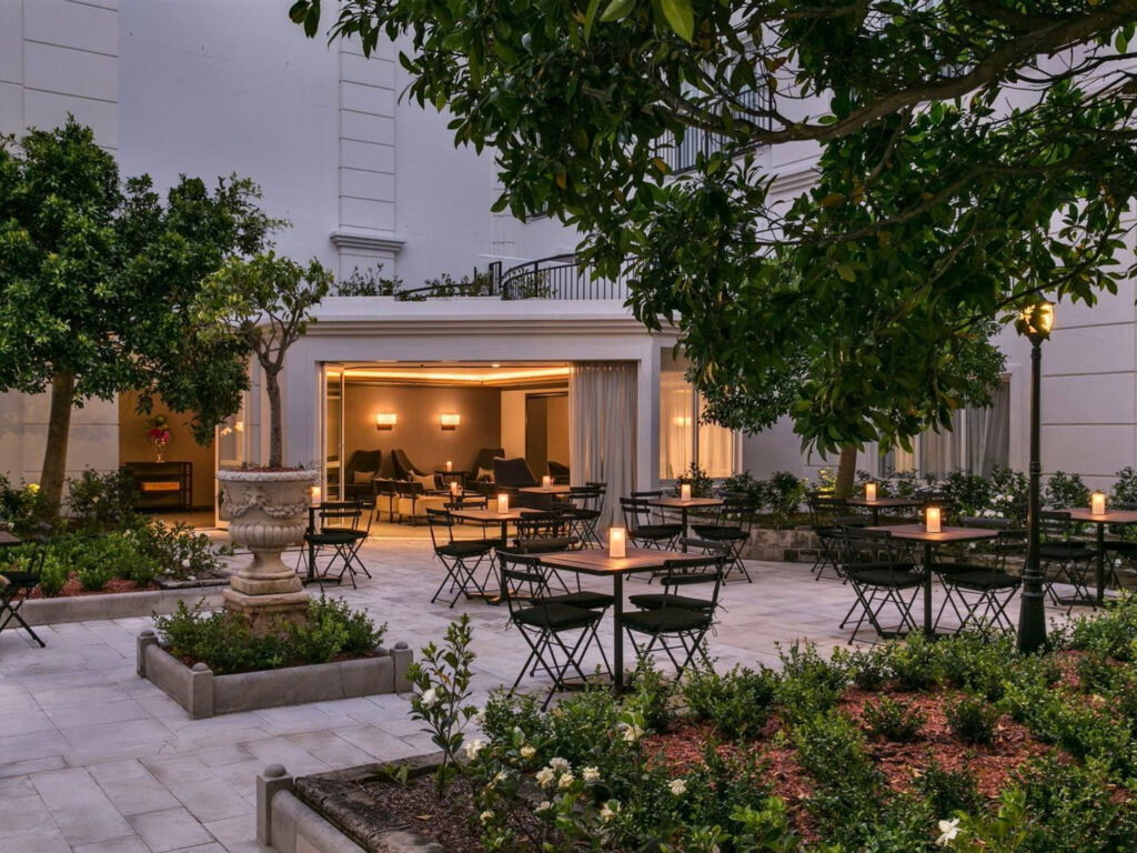 Mastering Mediterranean outdoor spaces in Double Bay