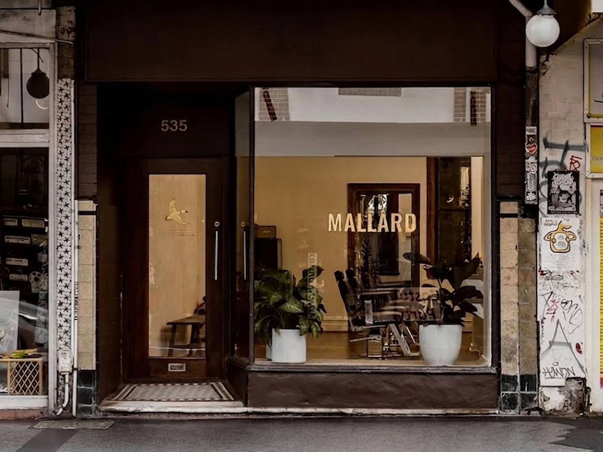 Discover how modern barbershops in Newtown are reviving classic grooming traditions. Explore local business highlights and premium bespoke barber services.